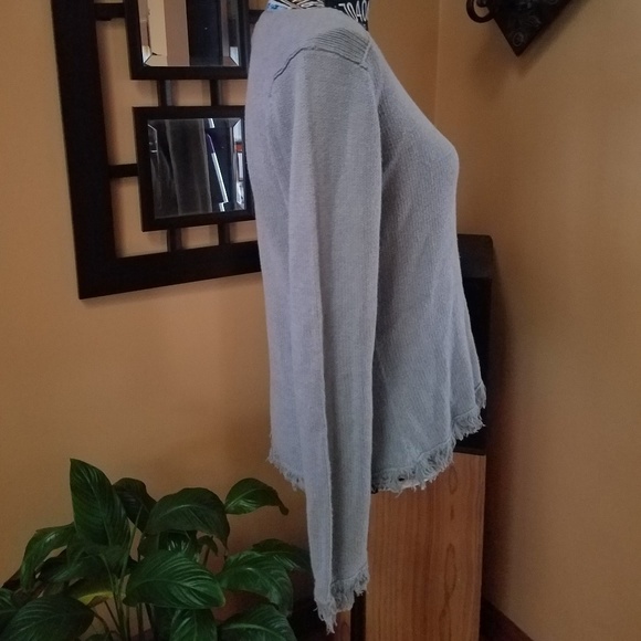 LIZ CLAIBORNE GRAY FRINGE SWEATER - Picture 3 of 8